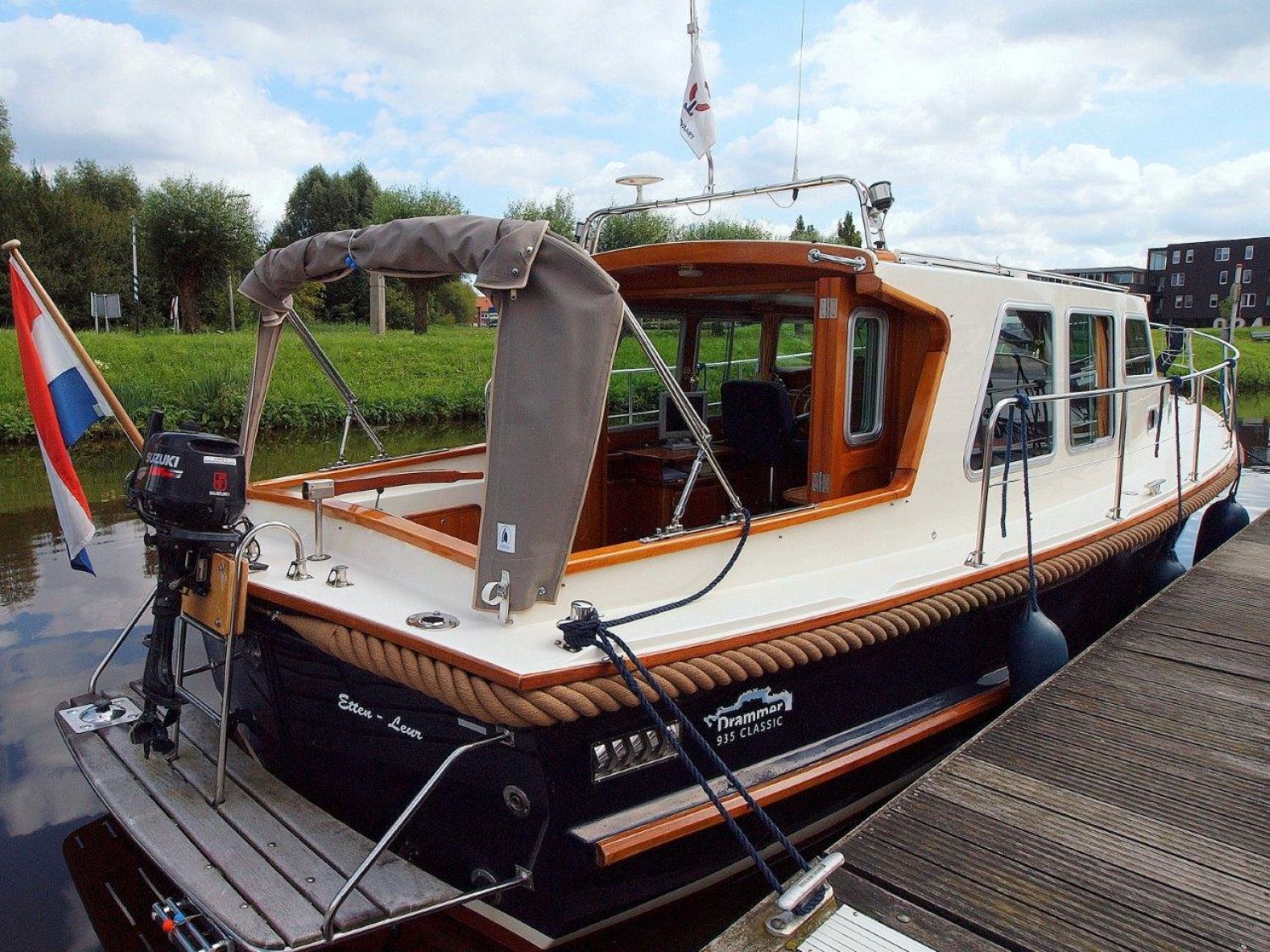 Drammer Classic Motorboot White Whale Yachtbrokers