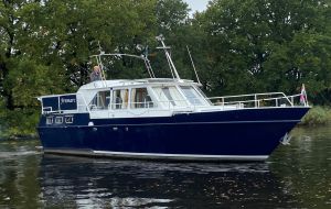 jachtbemiddeling & yachtcharter heeresloot b.v