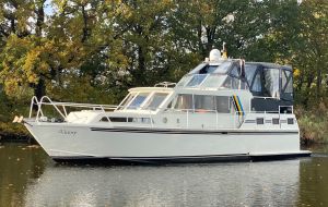 jachtbemiddeling & yachtcharter heeresloot b.v