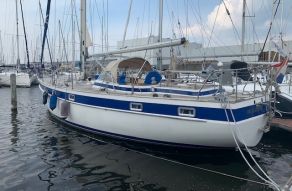 Hallberg Rassy 42
