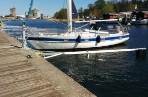 Hallberg-Rassy 352