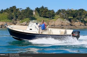 Rhea 27 Escapade