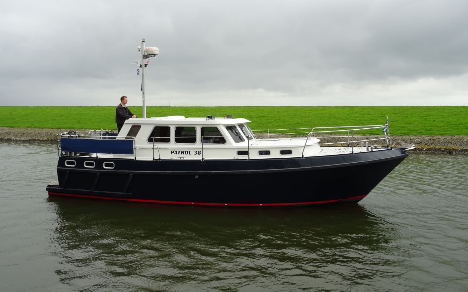 Patrol 38 Aluminium, Motorjacht for sale by HollandBoat International Yachtbrokers