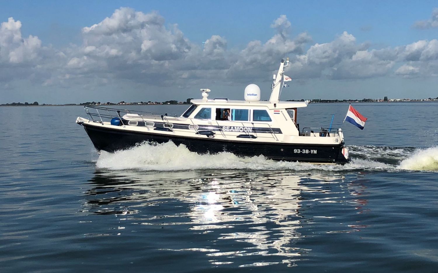 Aquastar OCEANRANGER 38, Motorjacht for sale by HollandBoat International Yachtbrokers