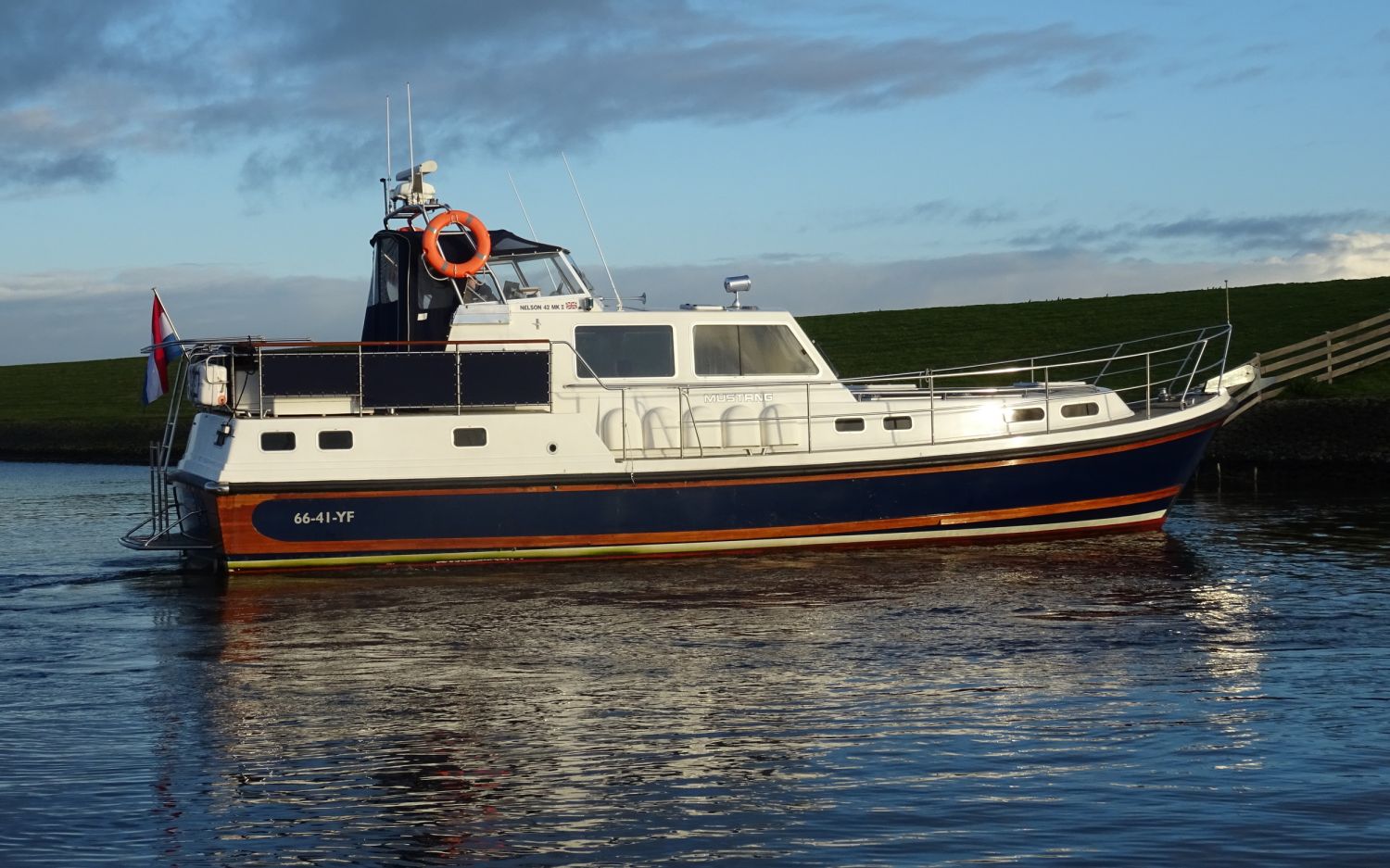 Nelson 42 MK II, Motorjacht for sale by HollandBoat International Yachtbrokers