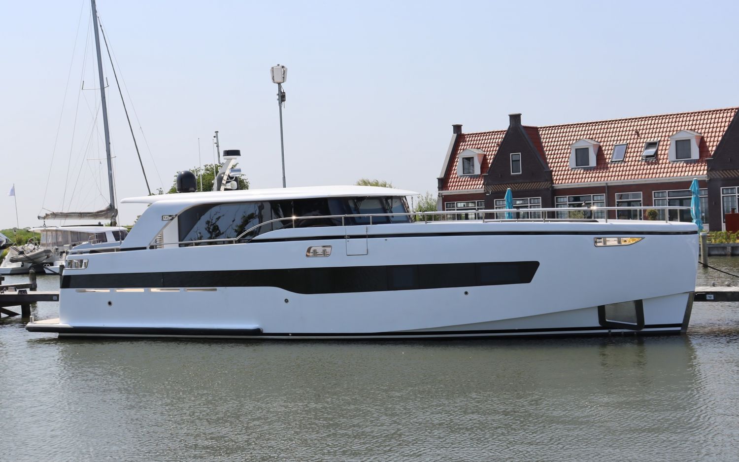 Storm X53F, Motoryacht for sale by HollandBoat International Yachtbrokers