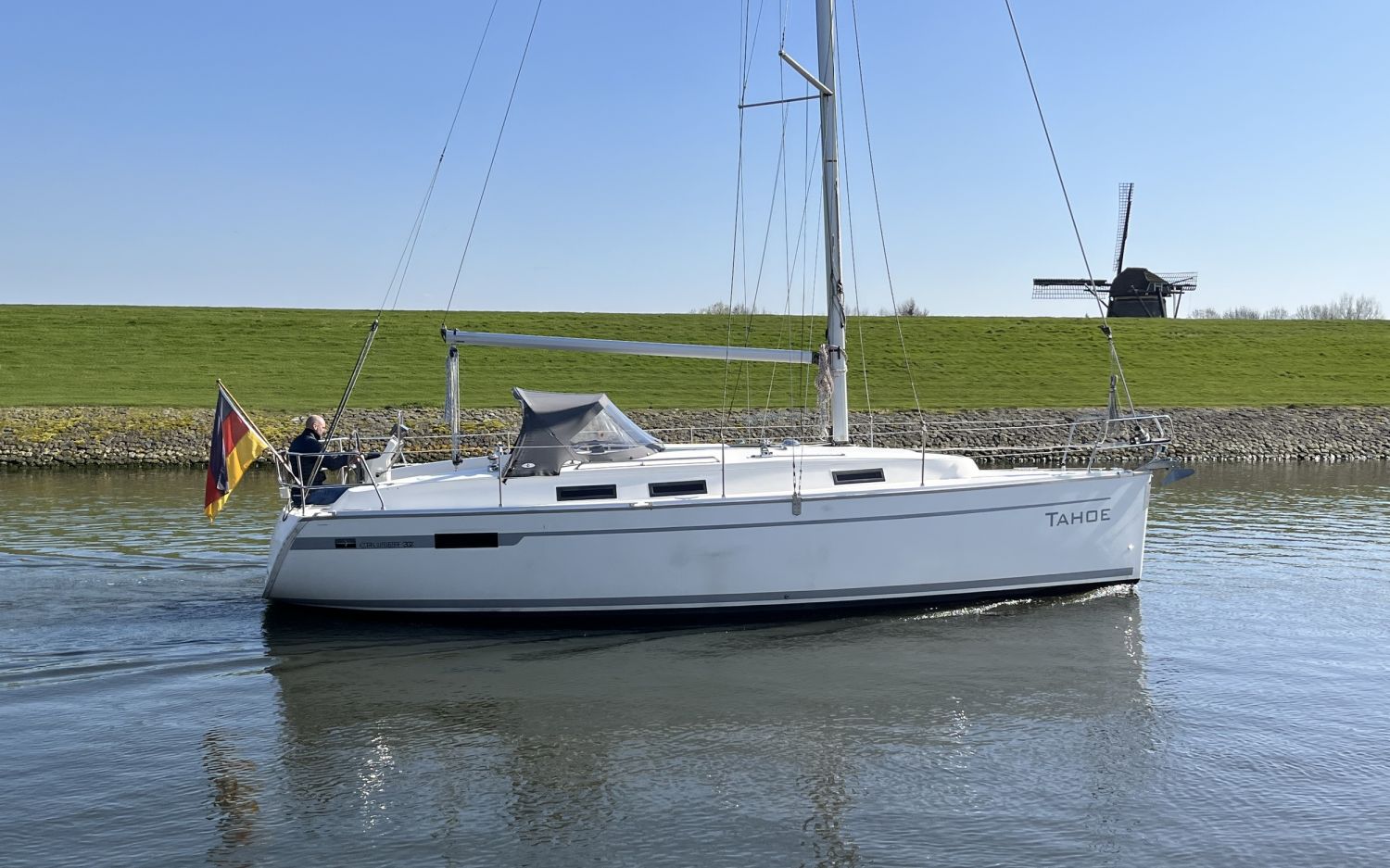 Bavaria 32 Cruiser, Segelyacht for sale by HollandBoat International Yachtbrokers