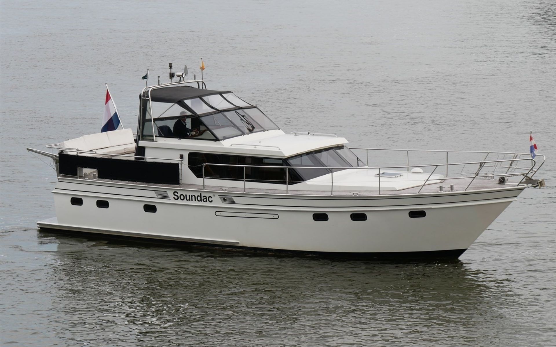 Valk Super Falcon 45, Motor Yacht for sale by HollandBoat International Yachtbrokers