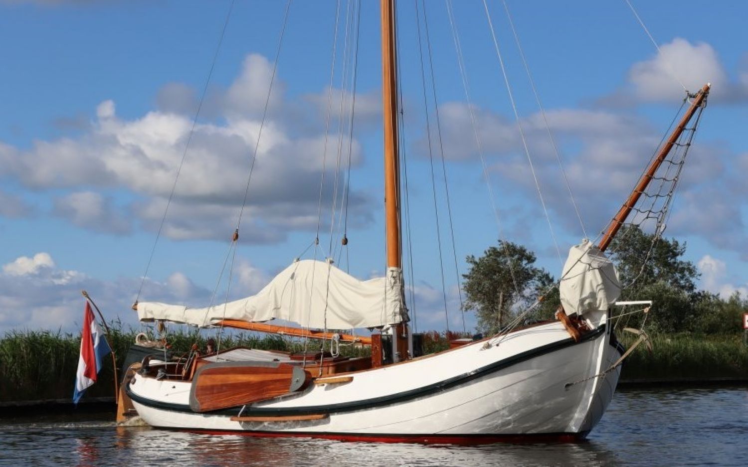 Lemsteraak Stofberg 1320, Flat and round bottom for sale by HollandBoat International Yachtbrokers