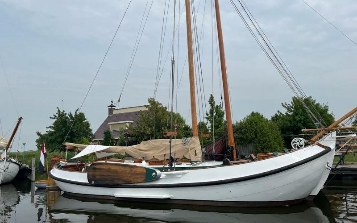 Lemsteraak Brandaris De Vries Lentsch 1650, Plat- en rondbodem, ex-beroeps zeilend for sale by HollandBoat International Yachtbrokers