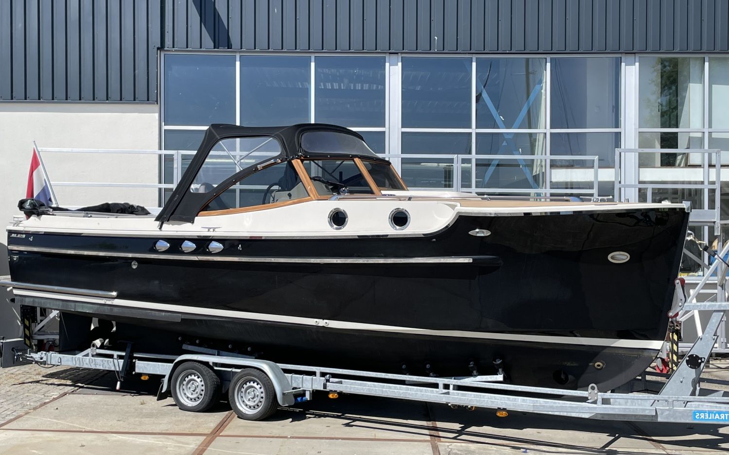 PTS Statement Marine 26, Motoryacht for sale by HollandBoat International Yachtbrokers