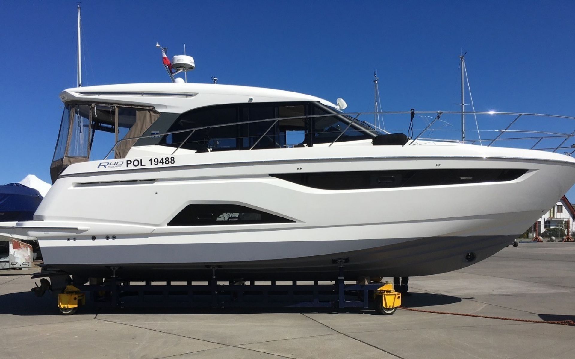 Bavaria R40 Coupé, Motorjacht for sale by HollandBoat International Yachtbrokers