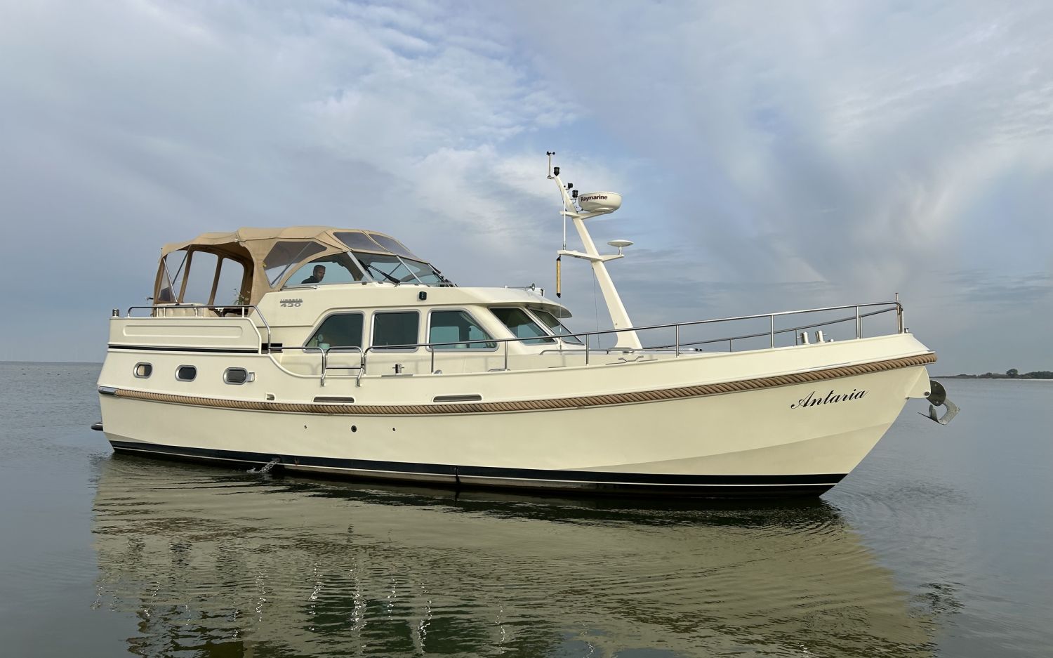 Linssen Grand Sturdy 430 AC MKII Twin Met Stabilizers, Motoryacht for sale by HollandBoat International Yachtbrokers