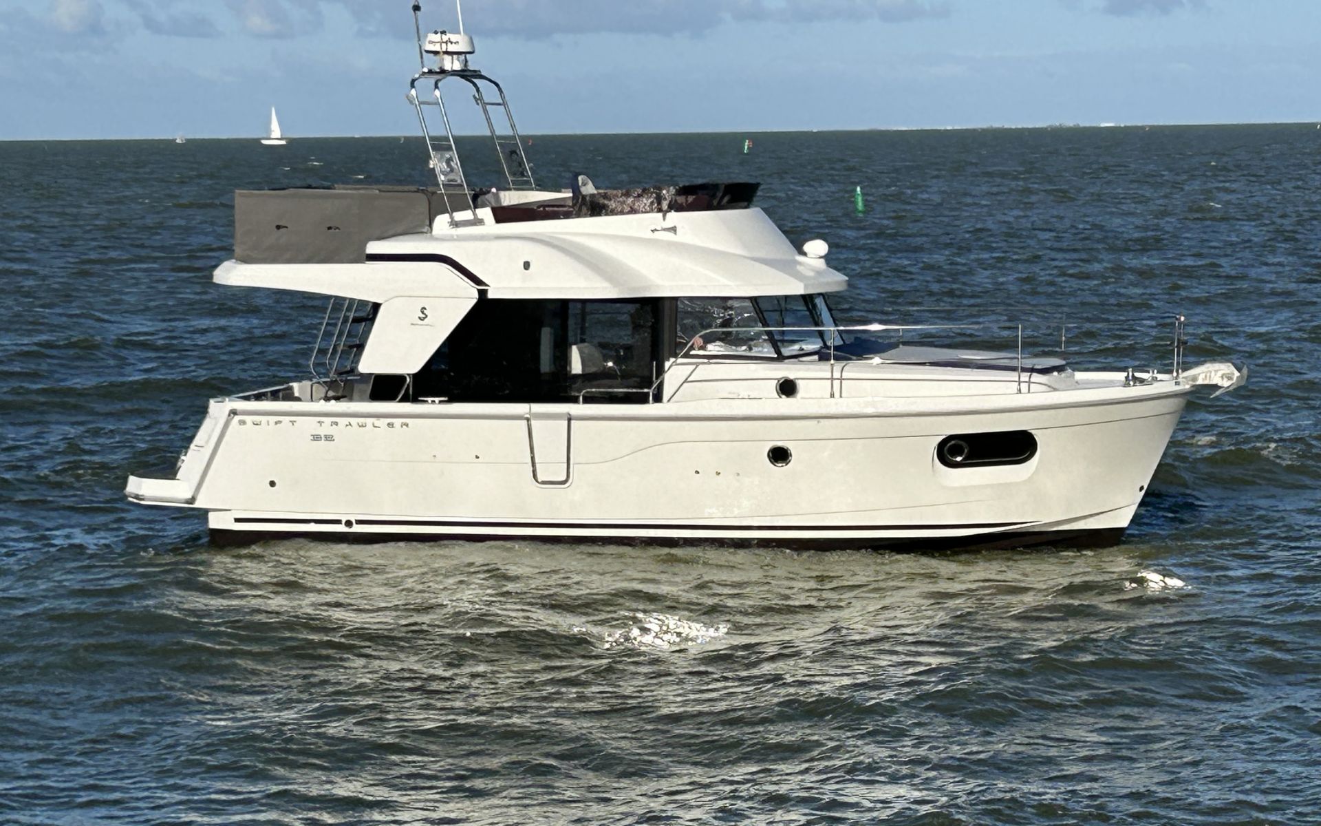 Beneteau Swift Trawler 35, Motor Yacht for sale by HollandBoat International Yachtbrokers