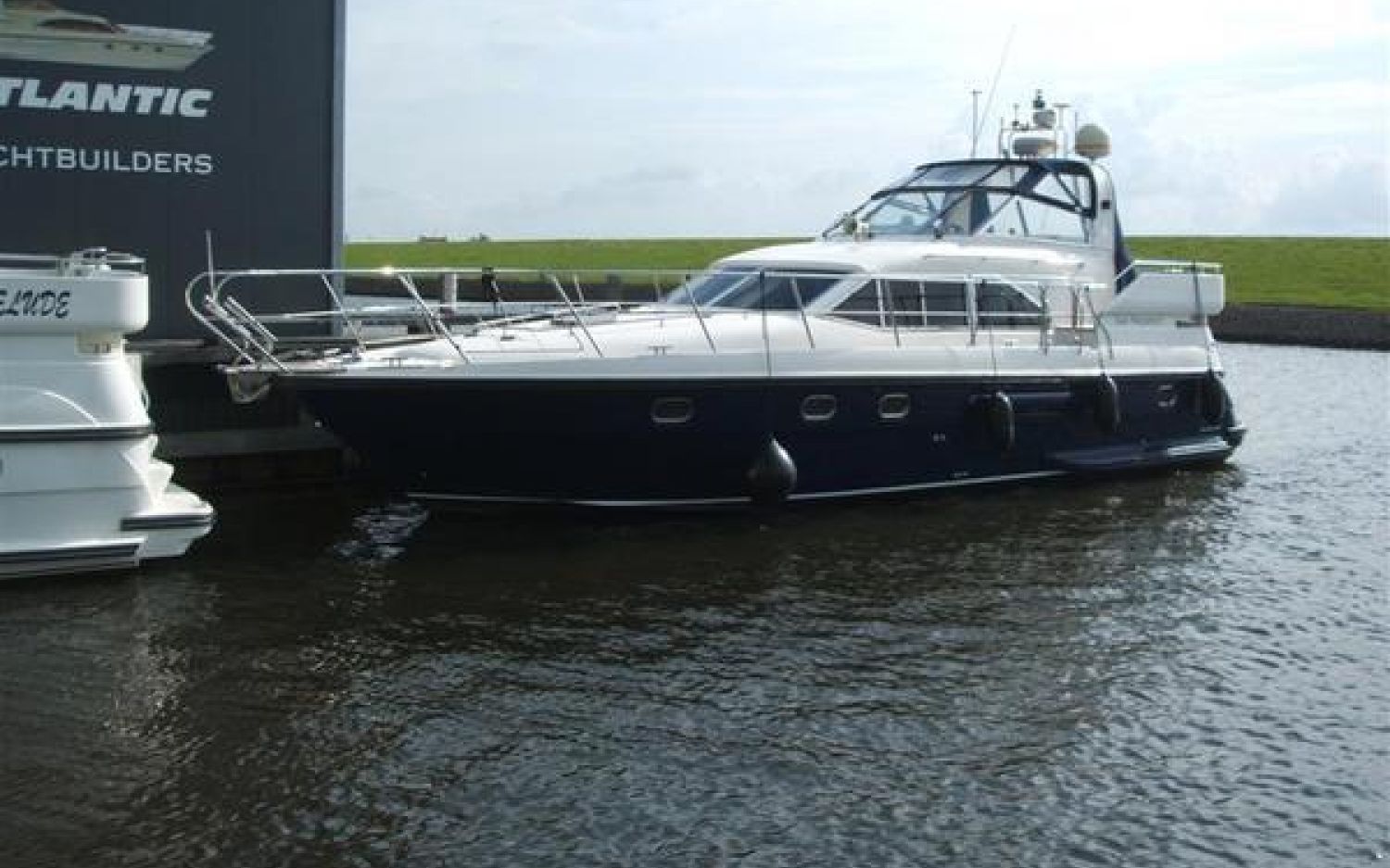 Atlantic 42, Motoryacht for sale by HollandBoat International Yachtbrokers