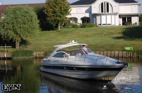 Pershing 37