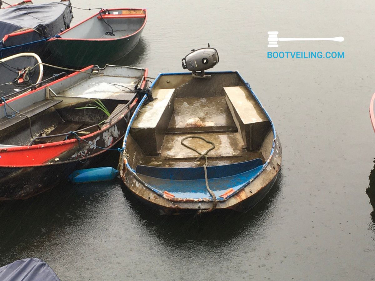 Beeldhouwwerk Gunst Automatisch Stalen Vlet - Met Buitenboordmotor - Open motorboot en roeiboot te koop -  Bootveiling.com