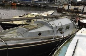 Grachtenboot Kajuitzeilboot