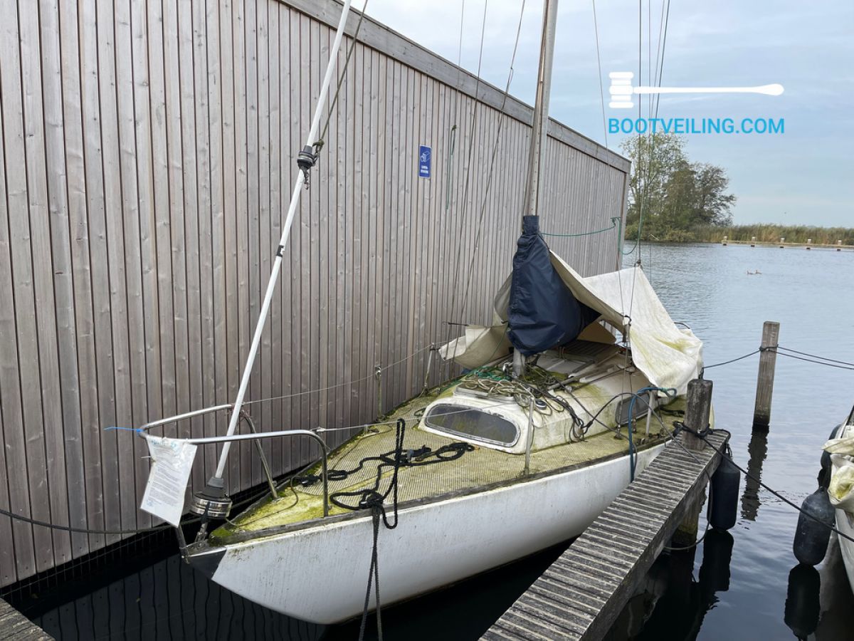 Roman Bezit steen Kajuitzeilboot - 700 - Open zeilboot te koop - Bootveiling.com