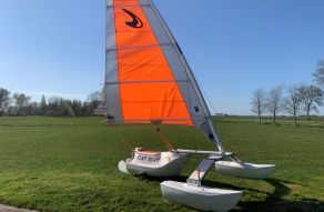 TRIMARAN 330