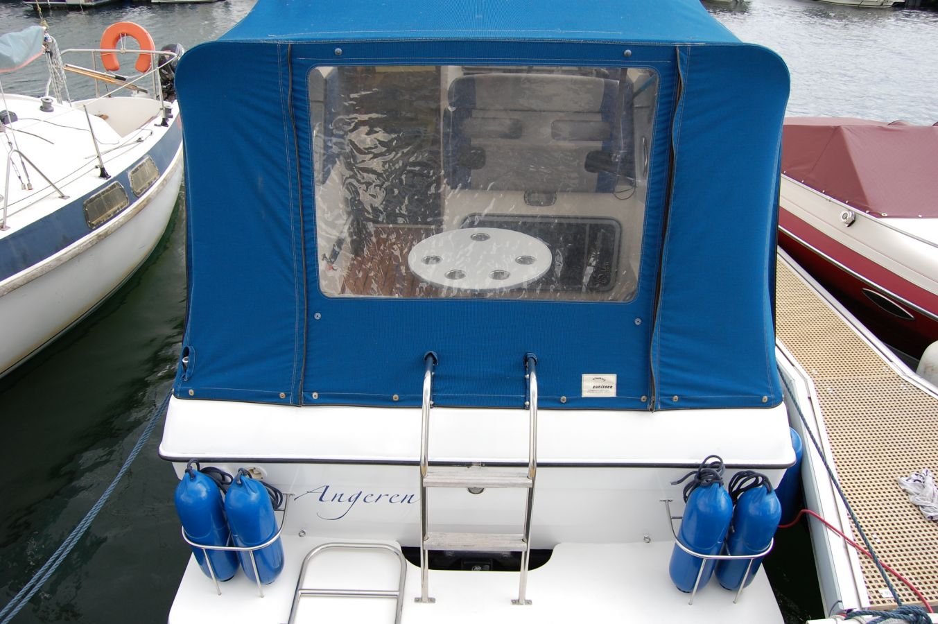 Comment Freine Un Bateau A Moteur International - Speedcruiser - Bateau à moteur à vendre - Bootveiling.com
