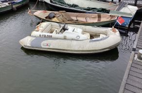 Avon Seasport 320 Jet