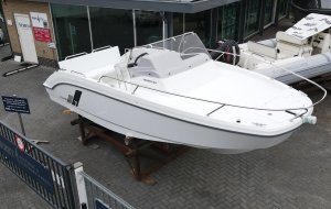 Beneteau Flyer 7 Sundeck, Speed- en sportboten for sale by Serry, Jachtwerf & Jachtmakelaardij