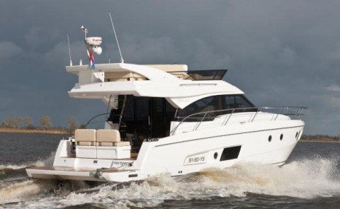 Bavaria Virtess 420 Fly, Motor Yacht for sale by Boarnstream Yachting