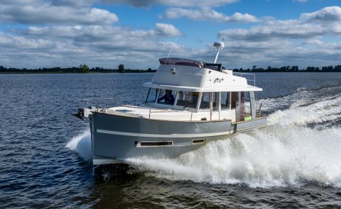 Rhea 34 Trawler, Motor Yacht for sale by Boarnstream Yachting
