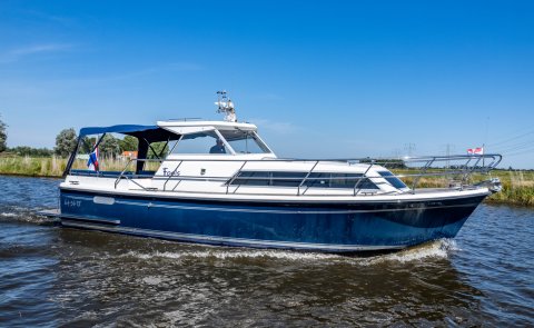 Excellent 960 Express OK, Motor Yacht for sale by Boarnstream Yachting