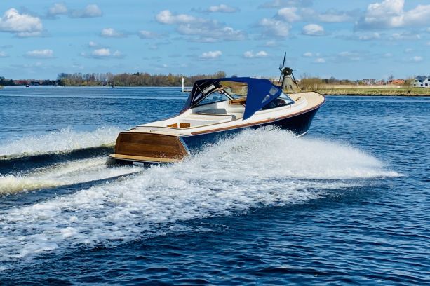 Long Island 33 Runabout