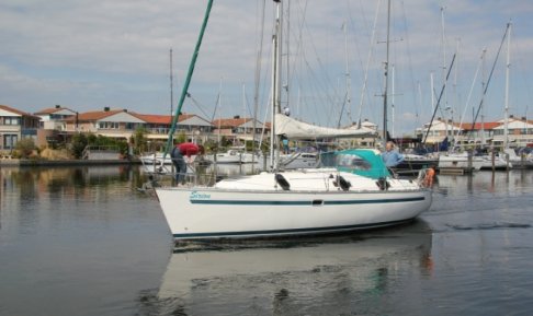 Bavaria 32 Holiday, Zeiljacht for sale by Schepenkring Lelystad