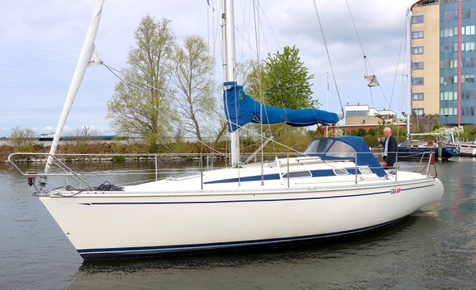 Elan 331, Sailing Yacht for sale by Schepenkring Lelystad