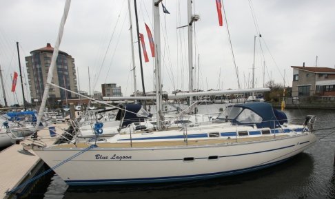 Bavaria 350 Lagoon, Sailing Yacht for sale by Schepenkring Lelystad