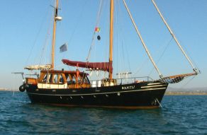 Stalen zeiljacht Motorsailer