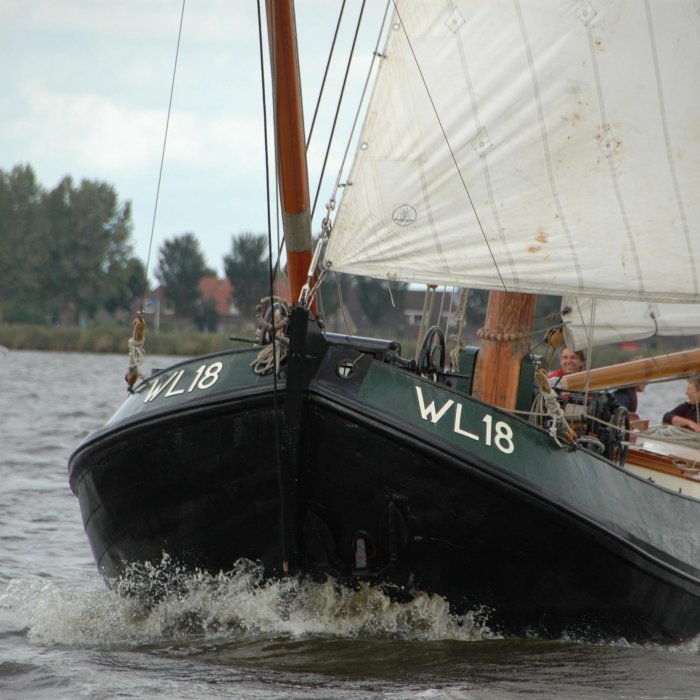 Lemsteraak WL18 Roefuitvoering Jachtuitvoering, Plat- en rondbodem, ex-beroeps zeilend for sale by Chris Beuker Maritiem