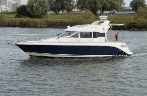 Aquador 28 Cabin