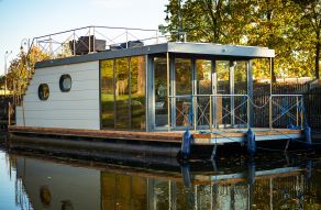 Campi 400 Houseboat