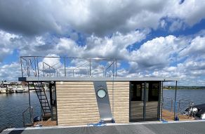 Campi 320 Houseboat