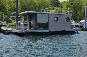 La Mare Houseboat