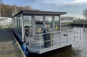 ISOLA Special Houseboat