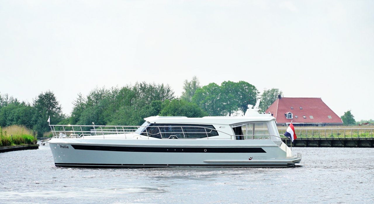 Vri-Jon Contessa 47 OC, Motor Yacht for sale by DSA Yachts