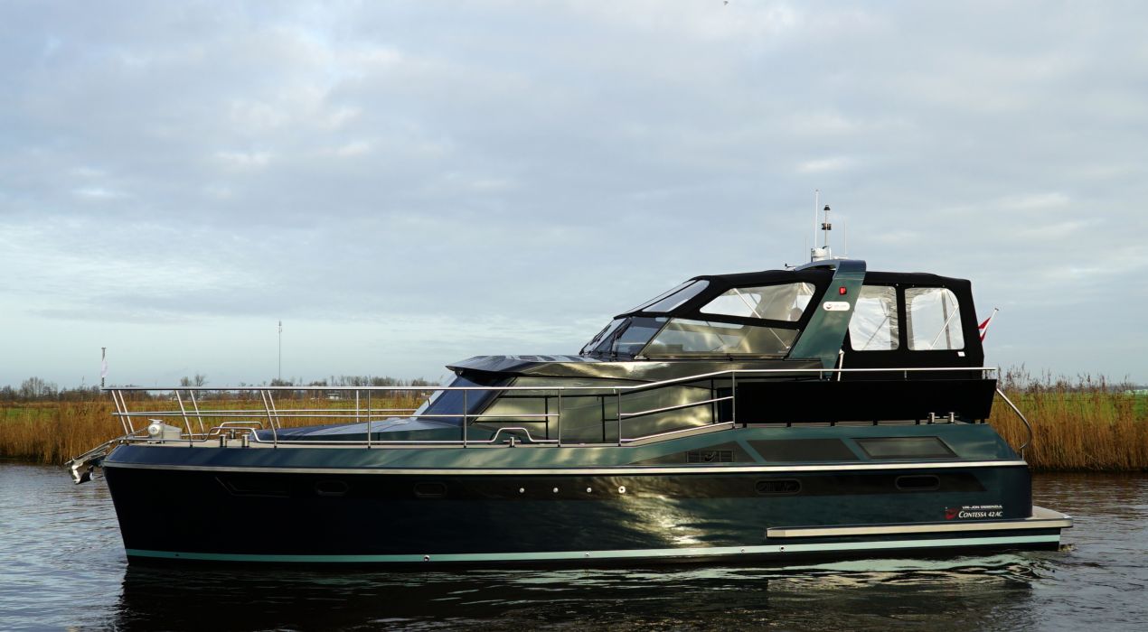 Vri-Jon Contessa 42 AC, Motoryacht for sale by DSA Yachts