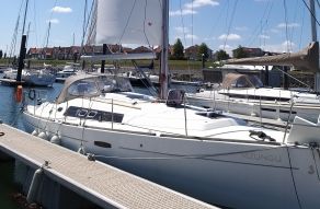 Beneteau Oceanis 37