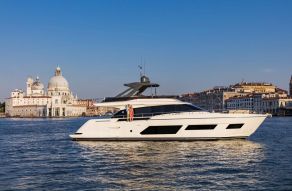 Ferretti 670
