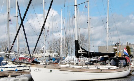 Hans Christian 43 T, Segelyacht for sale by White Whale Yachtbrokers - Sneek