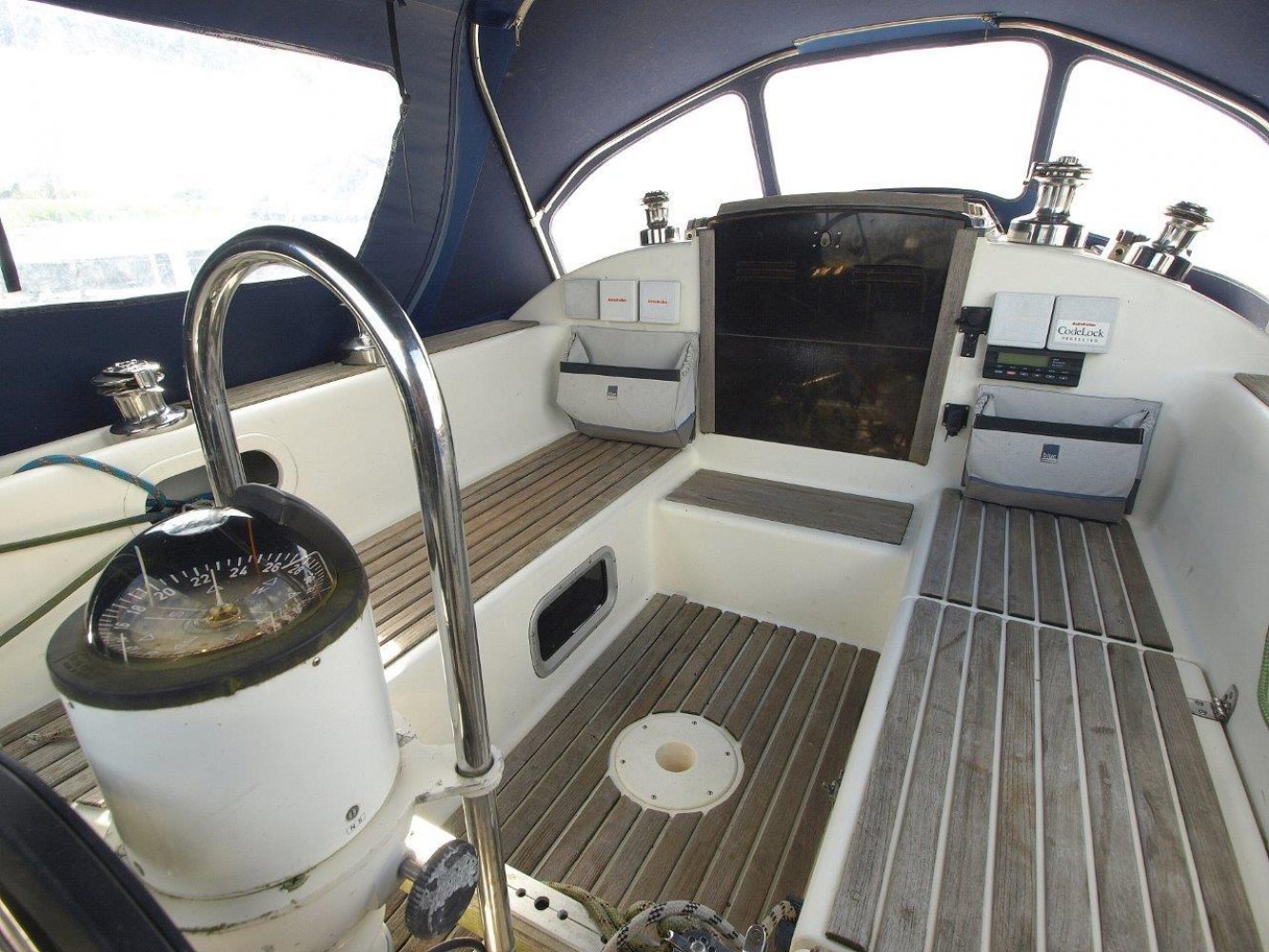 dynamic 37 sailboat