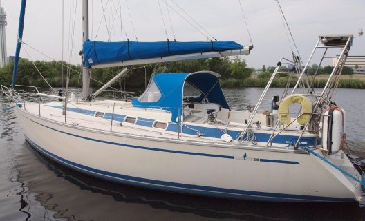 Bavaria 390 Caribic, Segelyacht for sale by White Whale Yachtbrokers - Willemstad