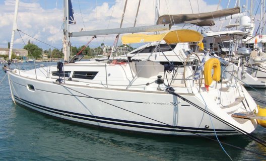 Jeanneau Sun Odyssey 36i, Segelyacht for sale by White Whale Yachtbrokers - International