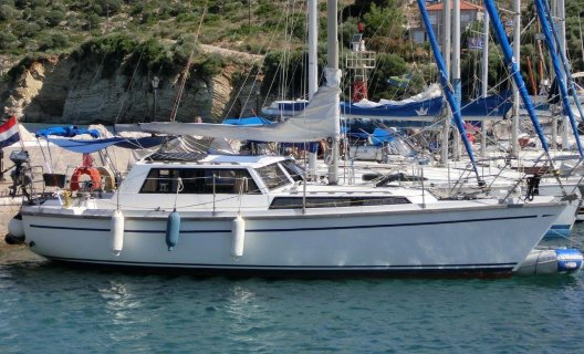 Aloa 35 Decksaloon, Segelyacht for sale by White Whale Yachtbrokers - International